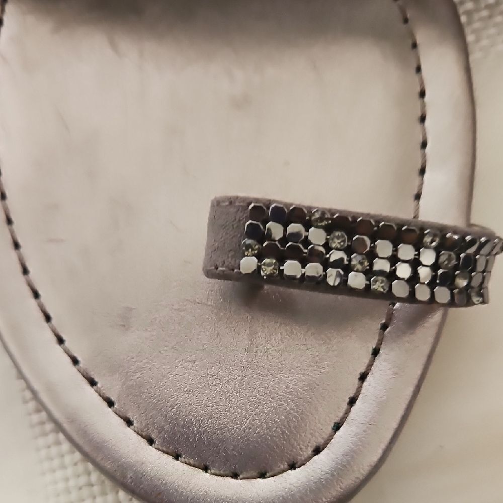 Elegant Silver Slide Sandals - Picture 12 of 16